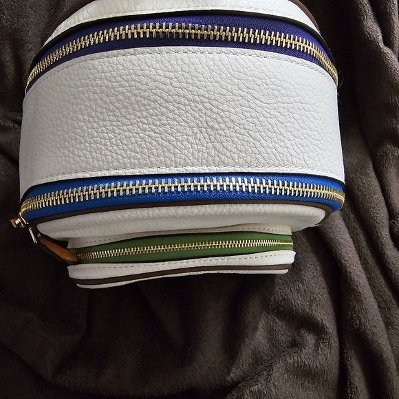 SOLD! SOLD! - Picture 7 of 13